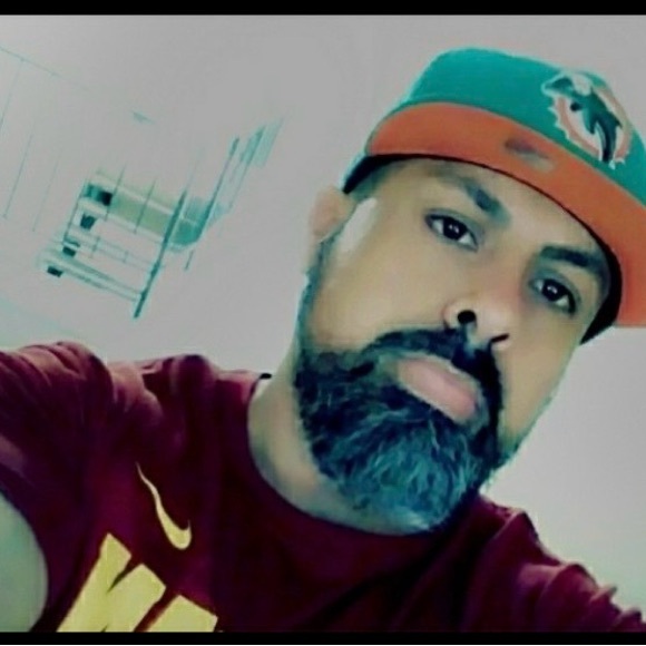 Meet your Posher, Marco - Picture 2 of 2